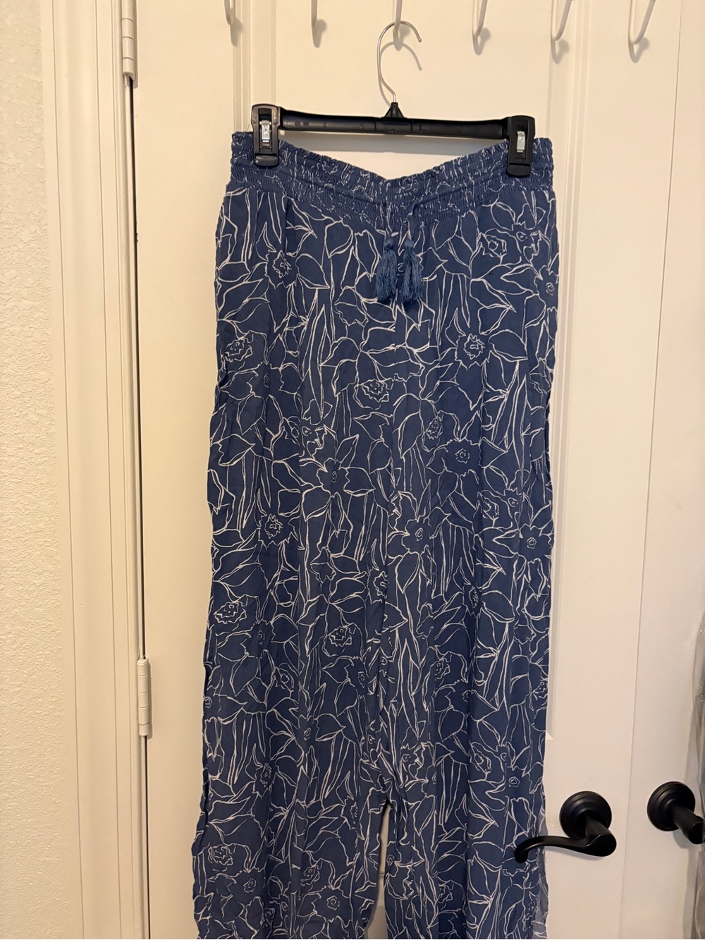Roxy Blue and White Smocked Waist Wide Leg Split Seam Beach Pants